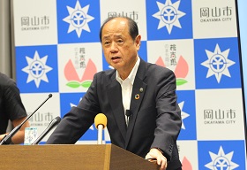 市長記者会見の様子