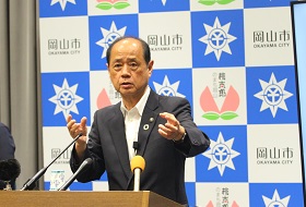 市長記者会見の様子