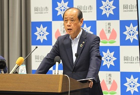市長記者会見の様子