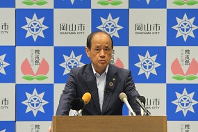市長記者会見の様子